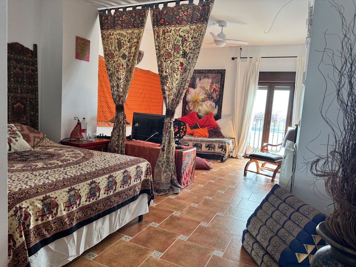 4 Bed, 3 Bath, HouseFor Sale, Álora, Malaga