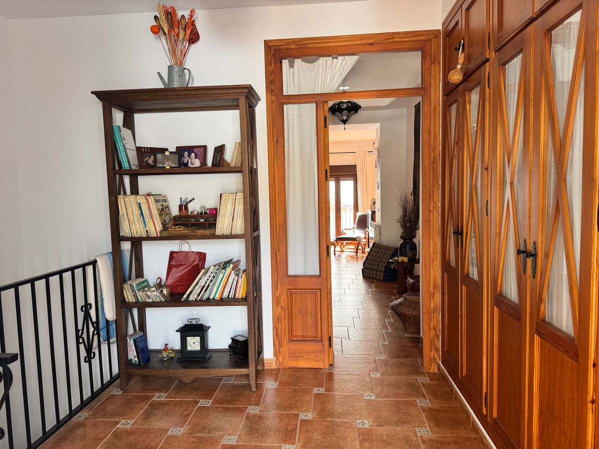 4 Bed, 3 Bath, HouseFor Sale, Álora, Malaga
