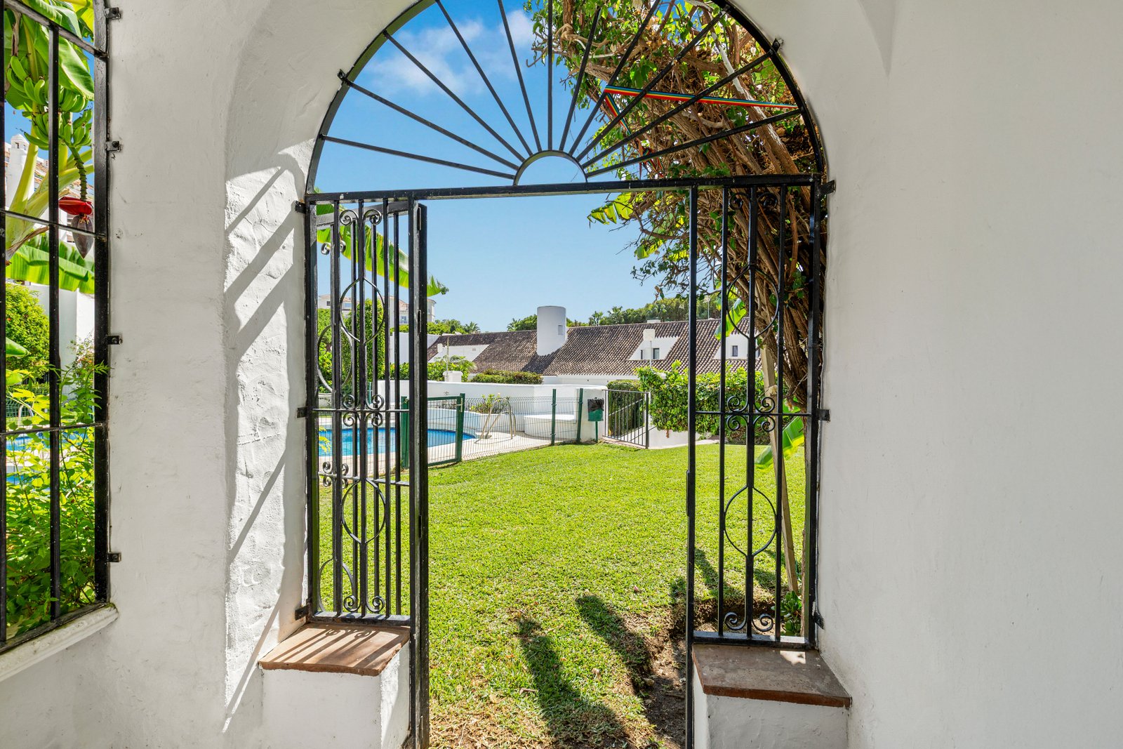 4 Bed, 3 Bath, ApartmentFor Sale, Marbella, Malaga