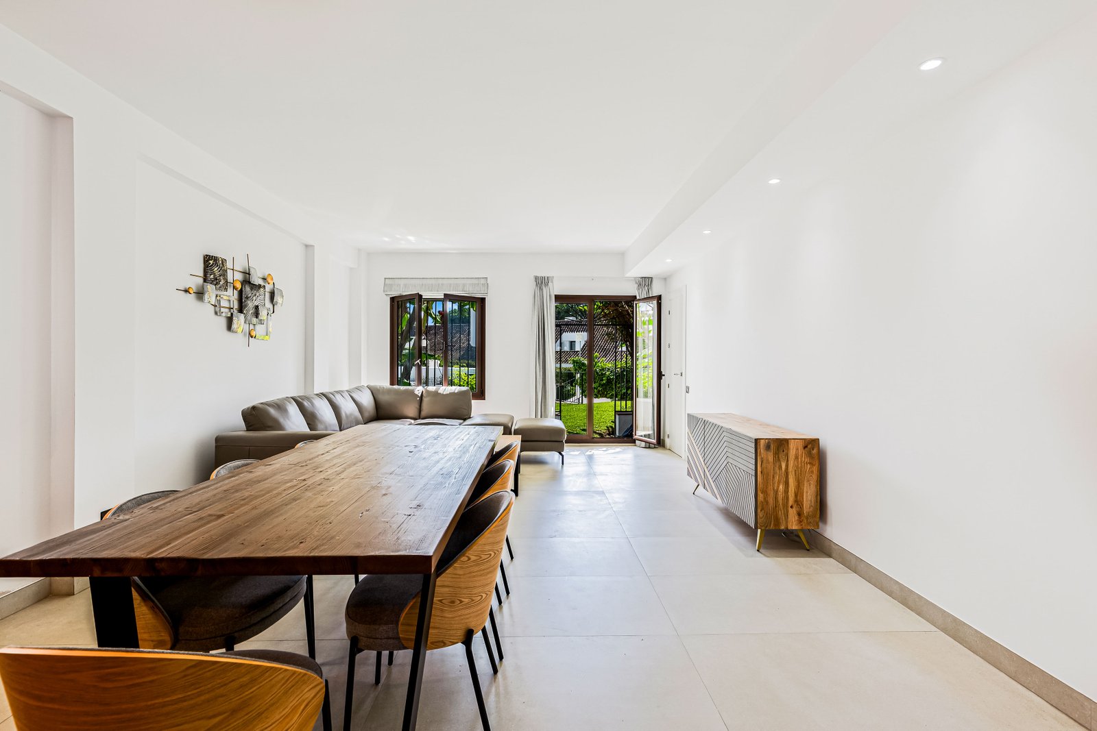 4 Bed, 3 Bath, ApartmentFor Sale, Marbella, Malaga