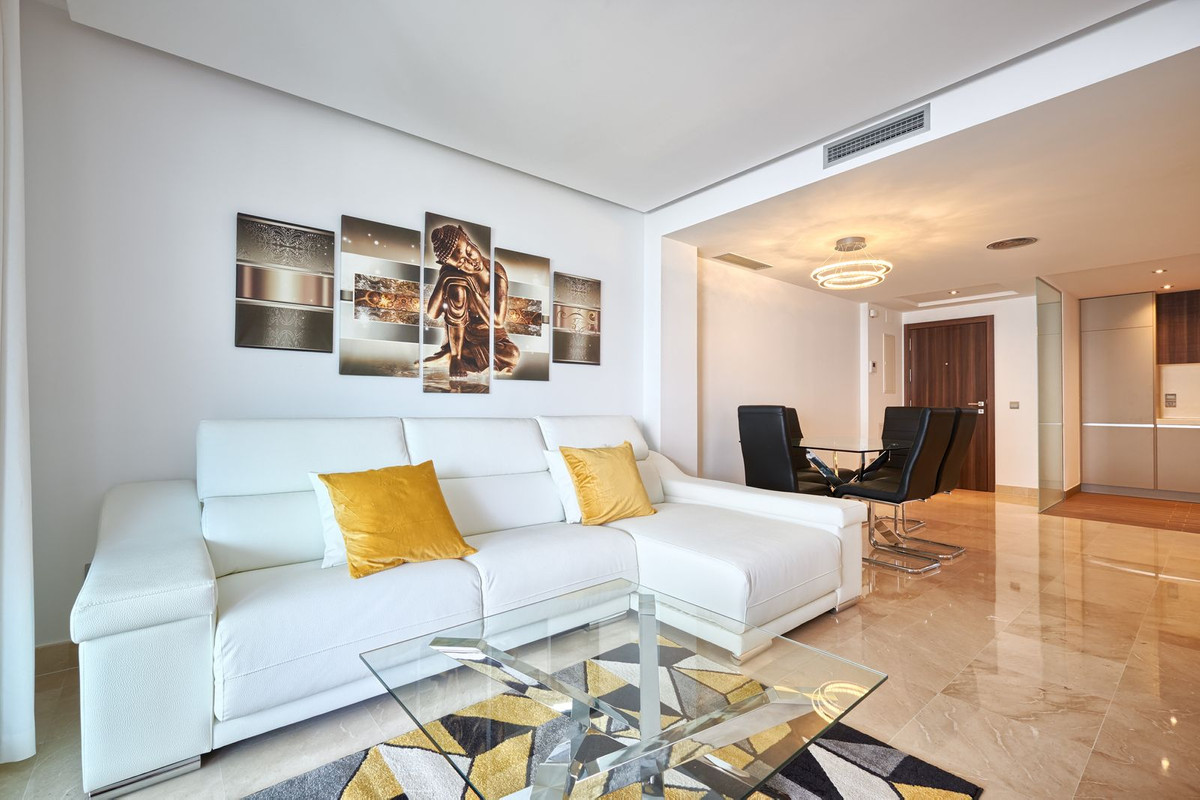 3 Bed, 2 Bath, ApartmentFor Sale, San Pedro de Alcantara, Malaga