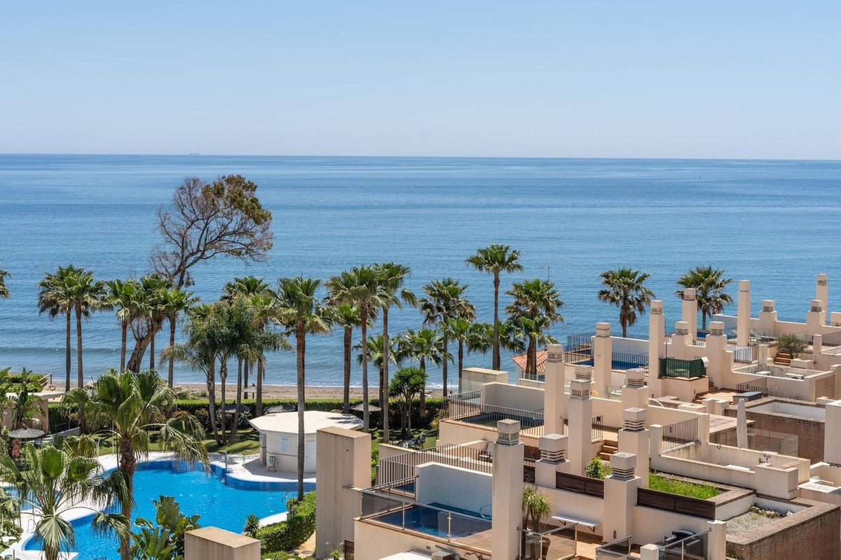 2 Bed, 2 Bath, ApartmentFor Sale, Estepona, Malaga