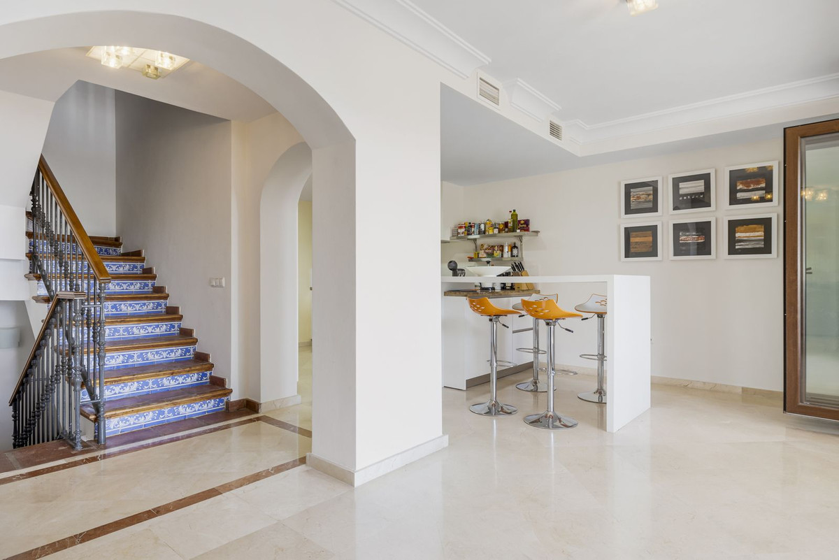5 Bed, 4 Bath, HouseFor Sale, Benahavis, Malaga