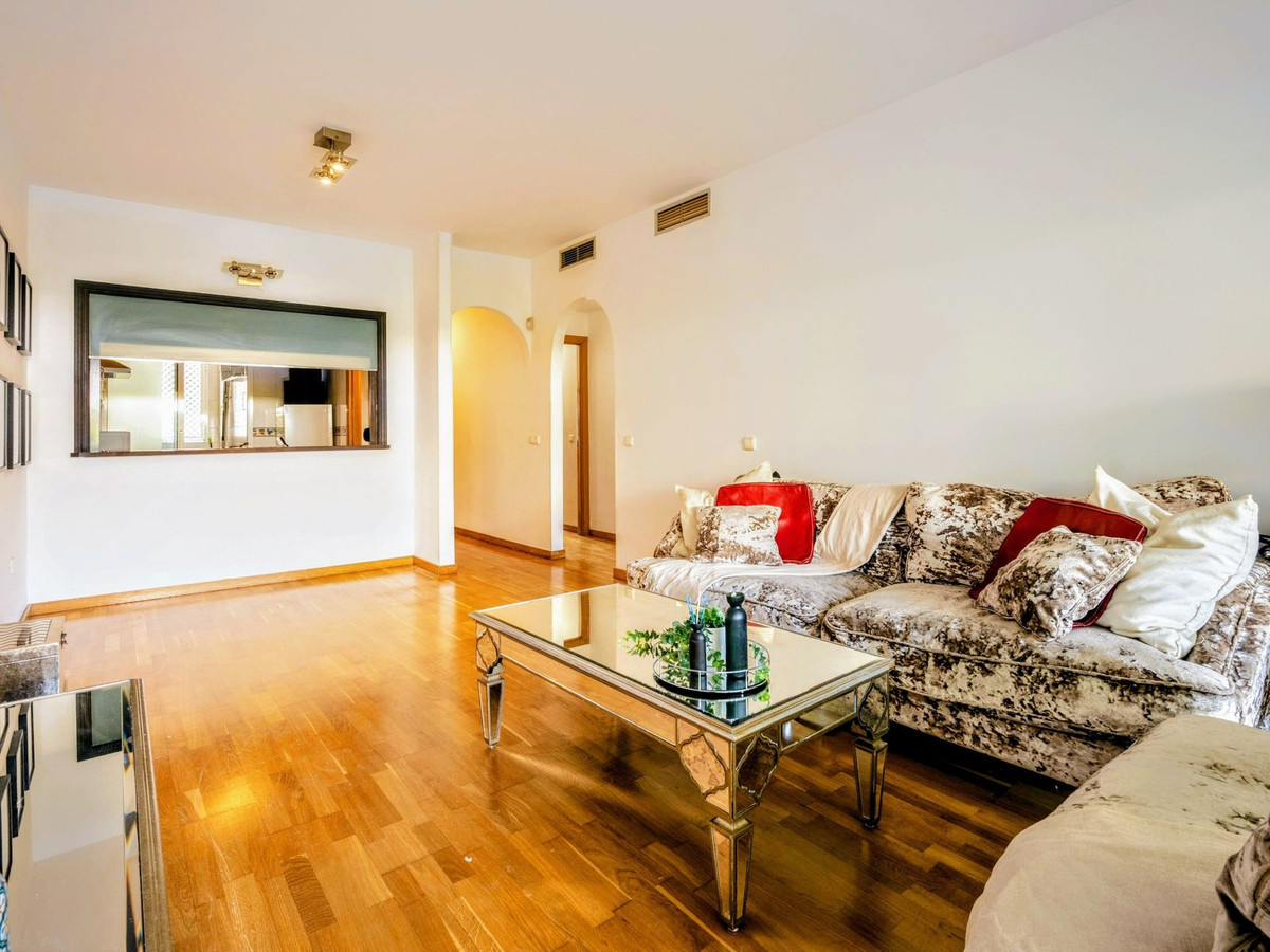2 Bed, 1 Bath, ApartmentFor Sale, Marbella, Malaga