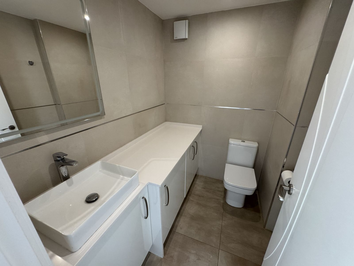 5 Bed, 4 Bath, HouseFor Sale, Estepona, Malaga