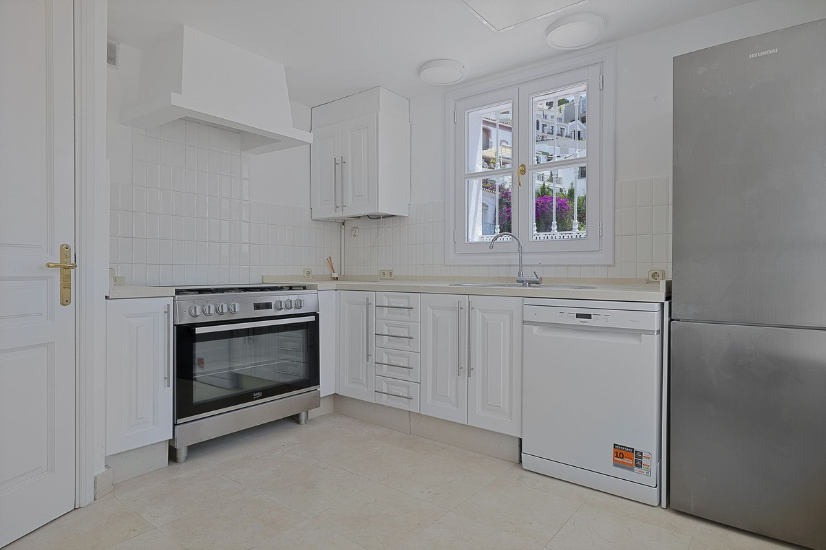 3 Bed, 2 Bath, HouseFor Sale, Benahavis, Malaga