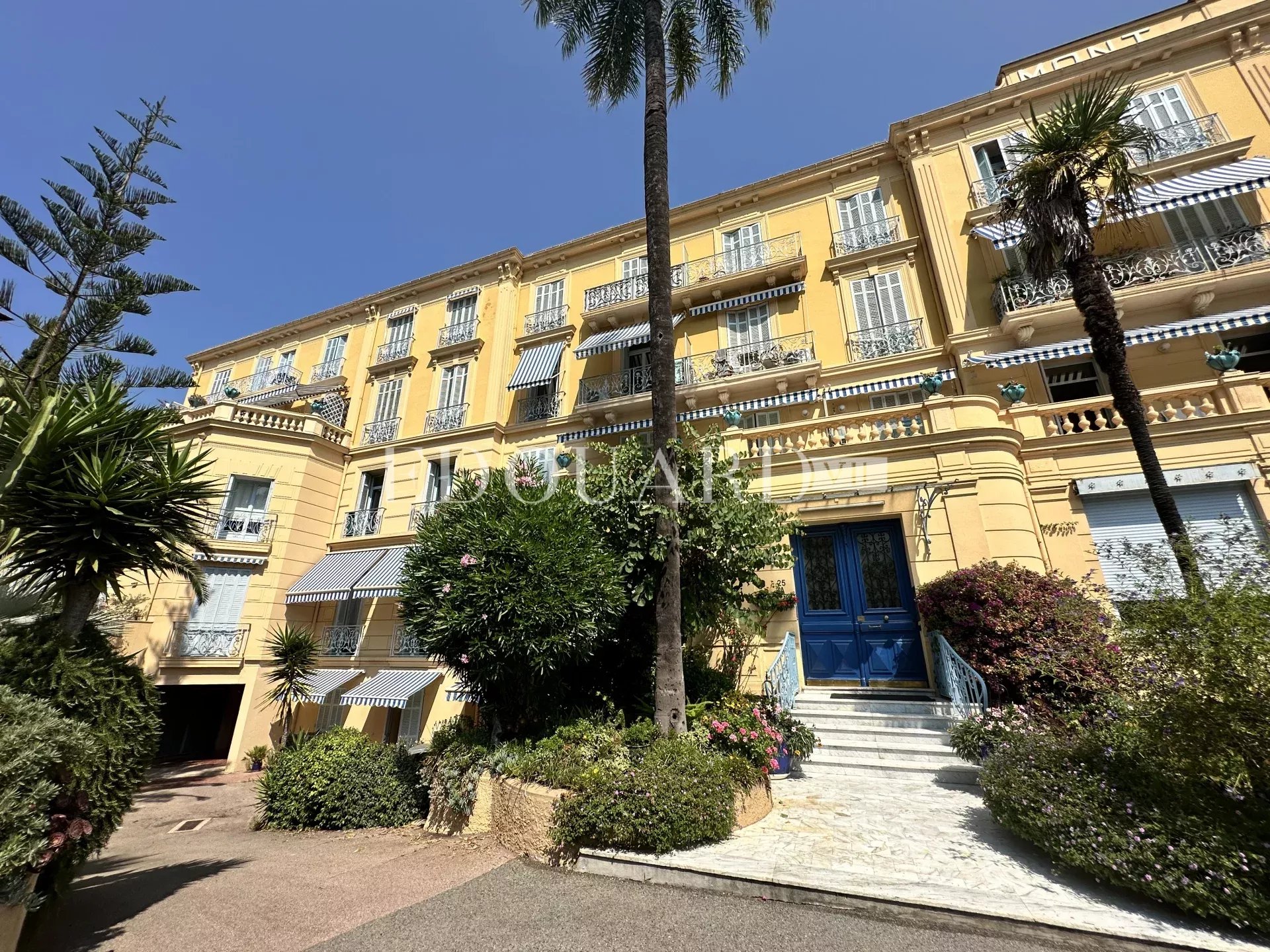 3 Bed, 2 Bath, ApartmentFor Sale, Menton, Alpes-Maritimes