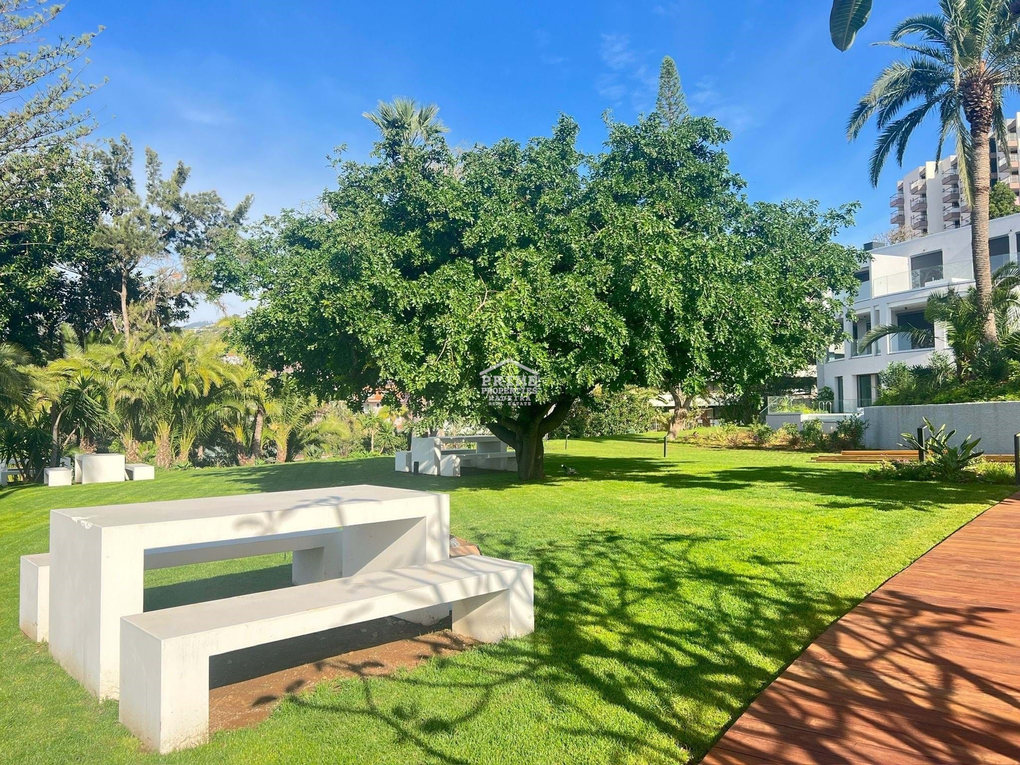 4 Bed, 3 Bath, ApartmentFor Sale, Funchal, Ilha da Madeira, 9000-098