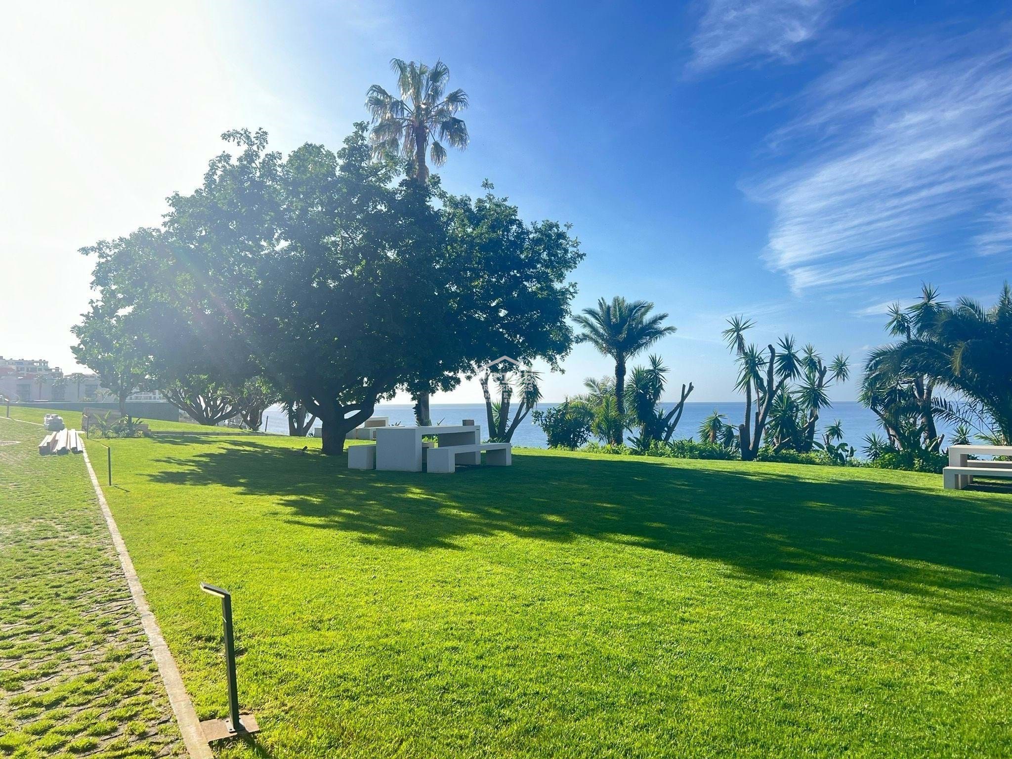 4 Bed, 3 Bath, ApartmentFor Sale, Funchal, Ilha da Madeira, 9000-098