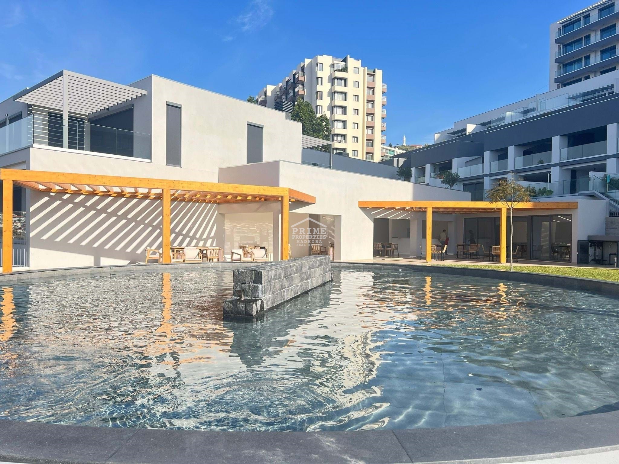 4 Bed, 3 Bath, ApartmentFor Sale, Funchal, Ilha da Madeira, 9000-098