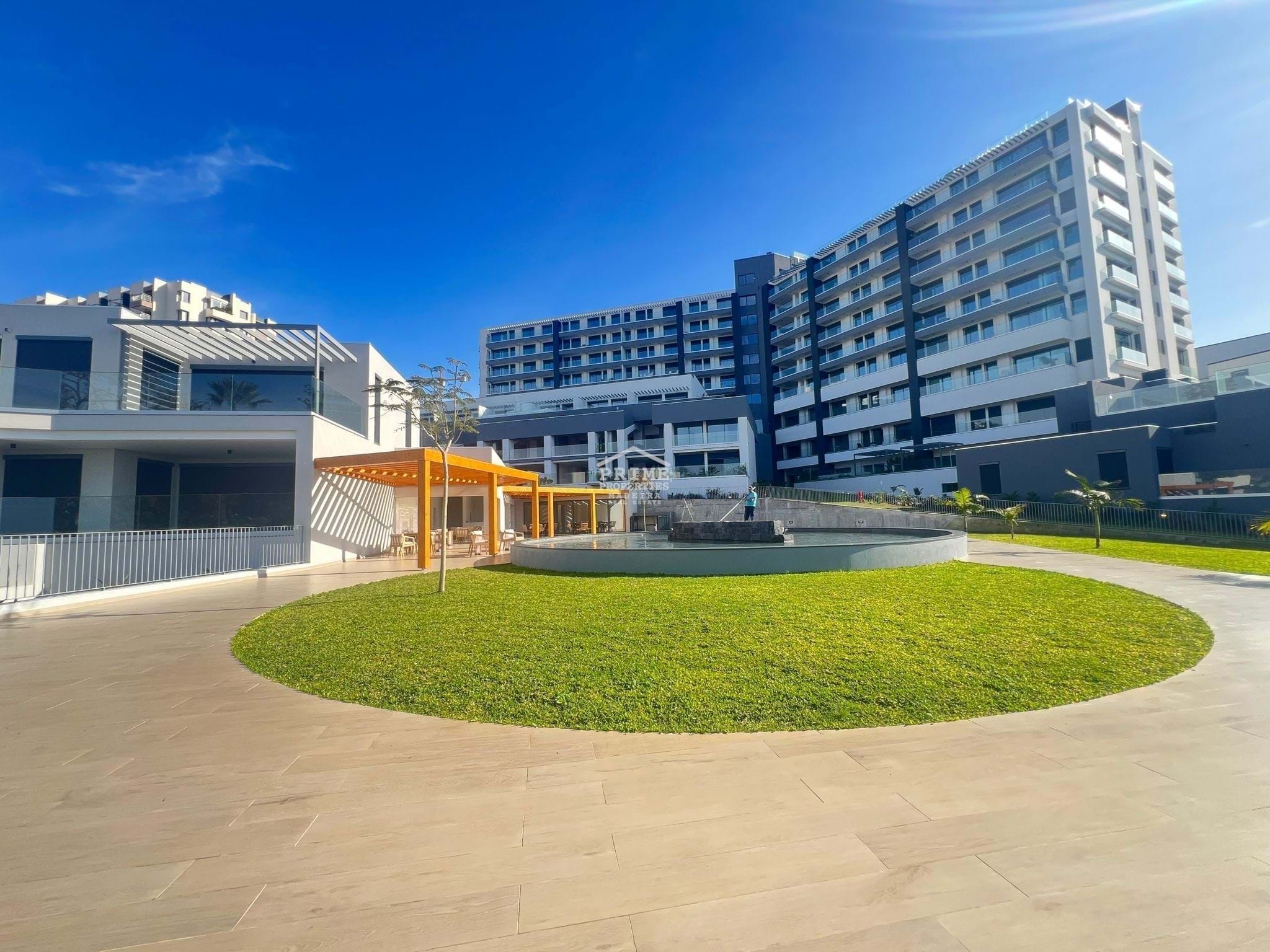 4 Bed, 3 Bath, ApartmentFor Sale, Funchal, Ilha da Madeira, 9000-098