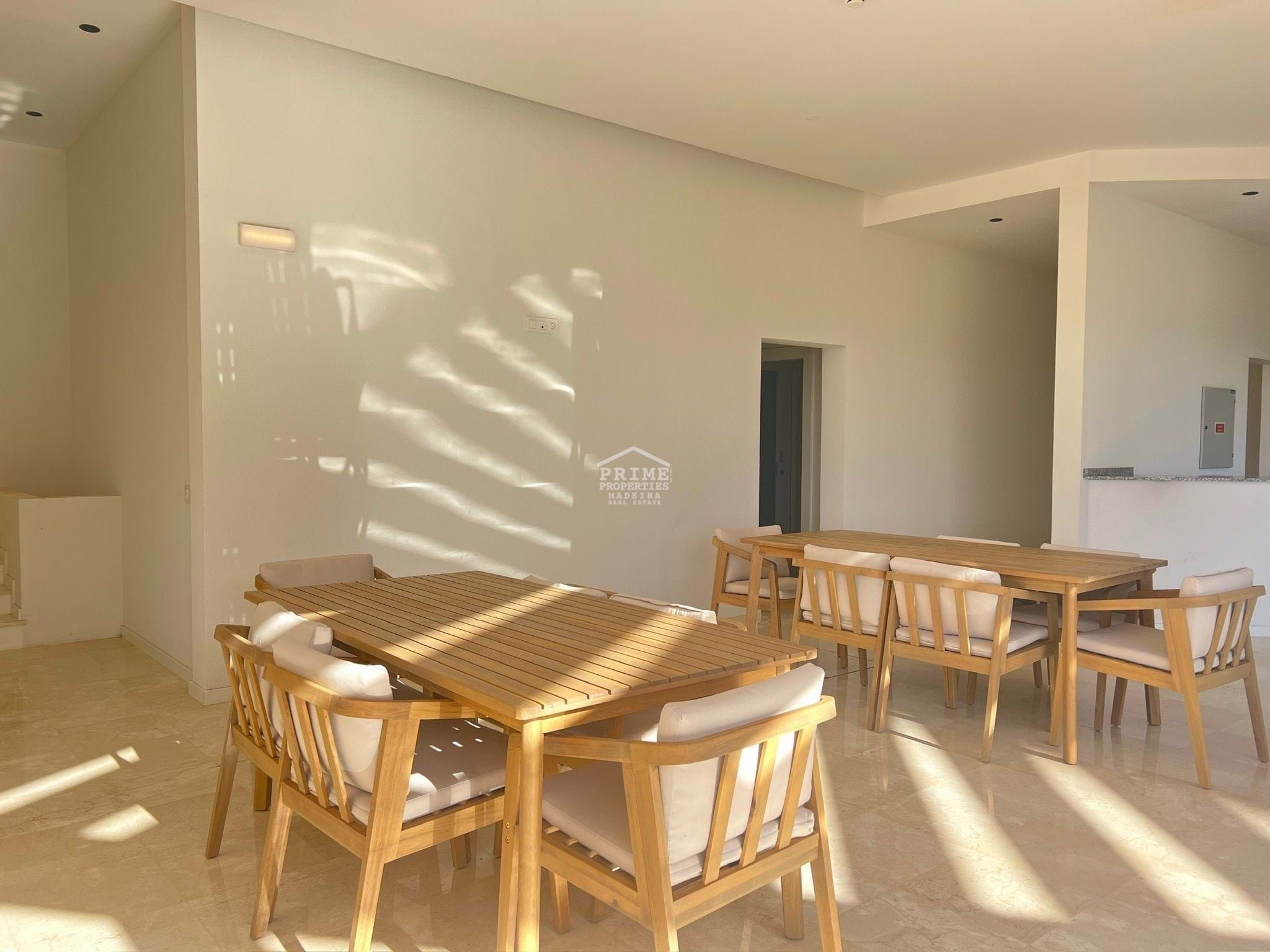 4 Bed, 3 Bath, ApartmentFor Sale, Funchal, Ilha da Madeira, 9000-098