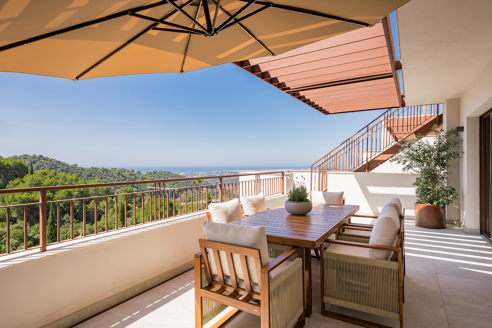 3 Bed, 2 Bath, ApartmentFor Sale, Istán, Malaga