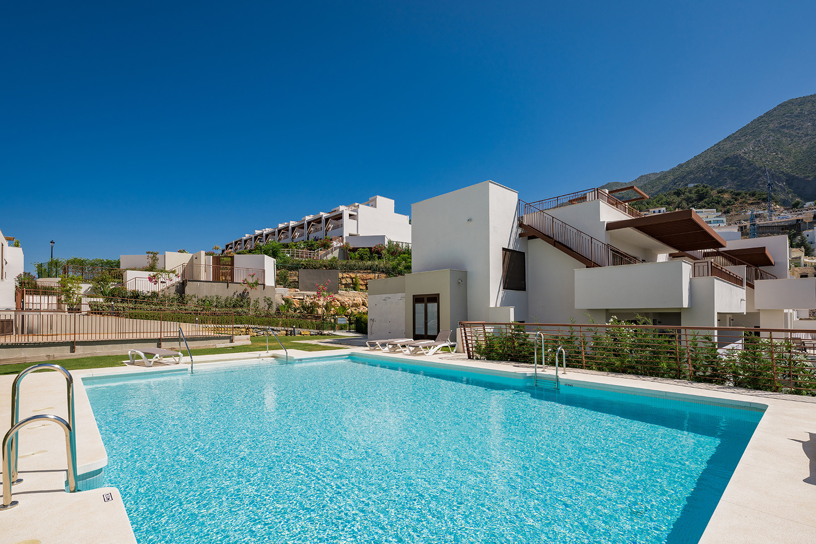 3 Bed, 2 Bath, ApartmentFor Sale, Istán, Malaga