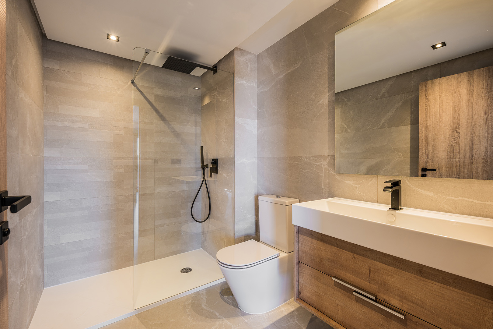 3 Bed, 2 Bath, ApartmentFor Sale, Istán, Malaga