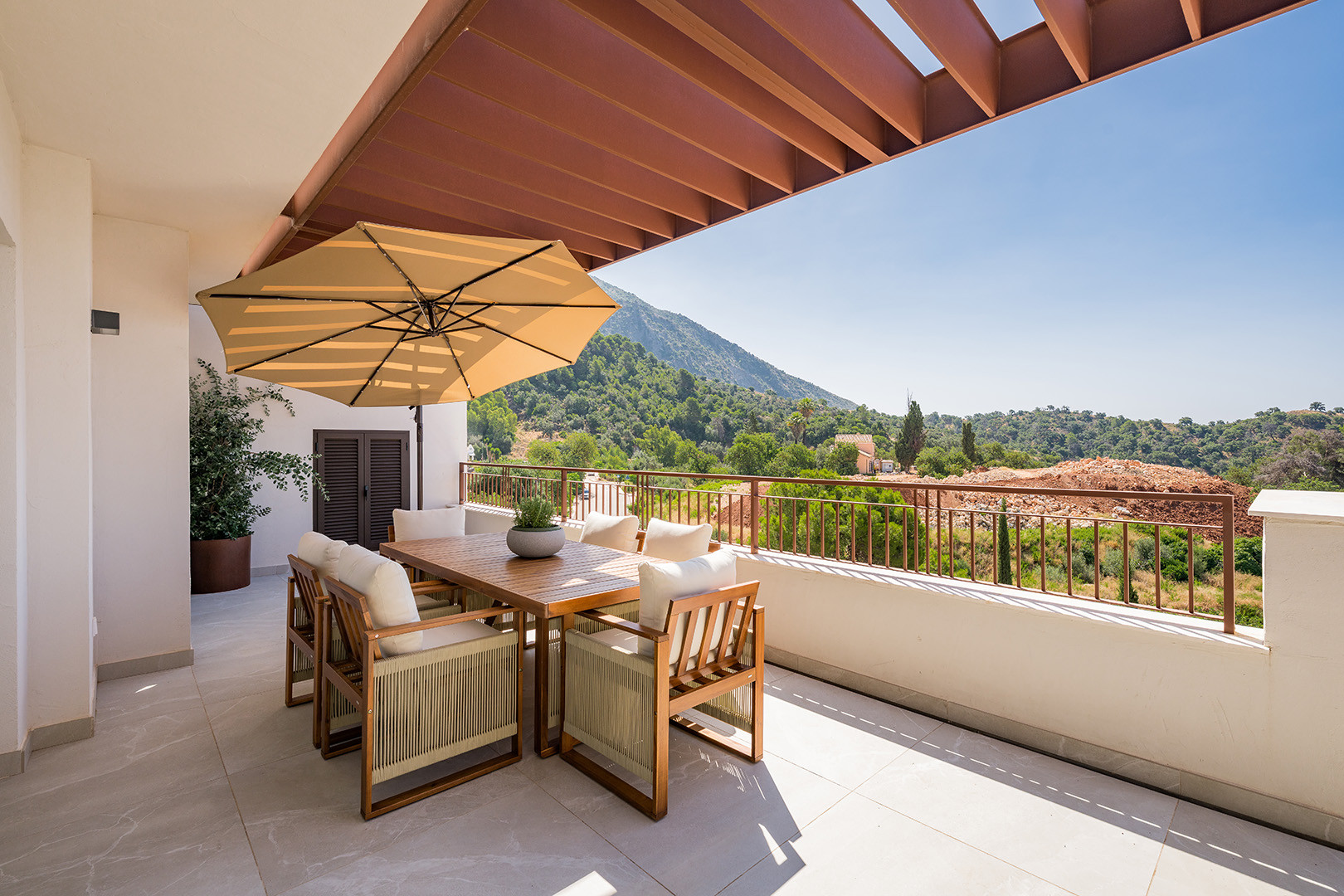 3 Bed, 2 Bath, ApartmentFor Sale, Istán, Malaga