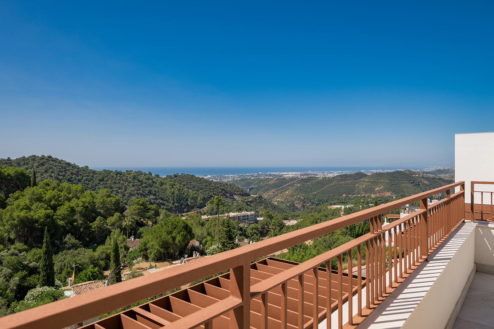 3 Bed, 2 Bath, ApartmentFor Sale, Istán, Malaga