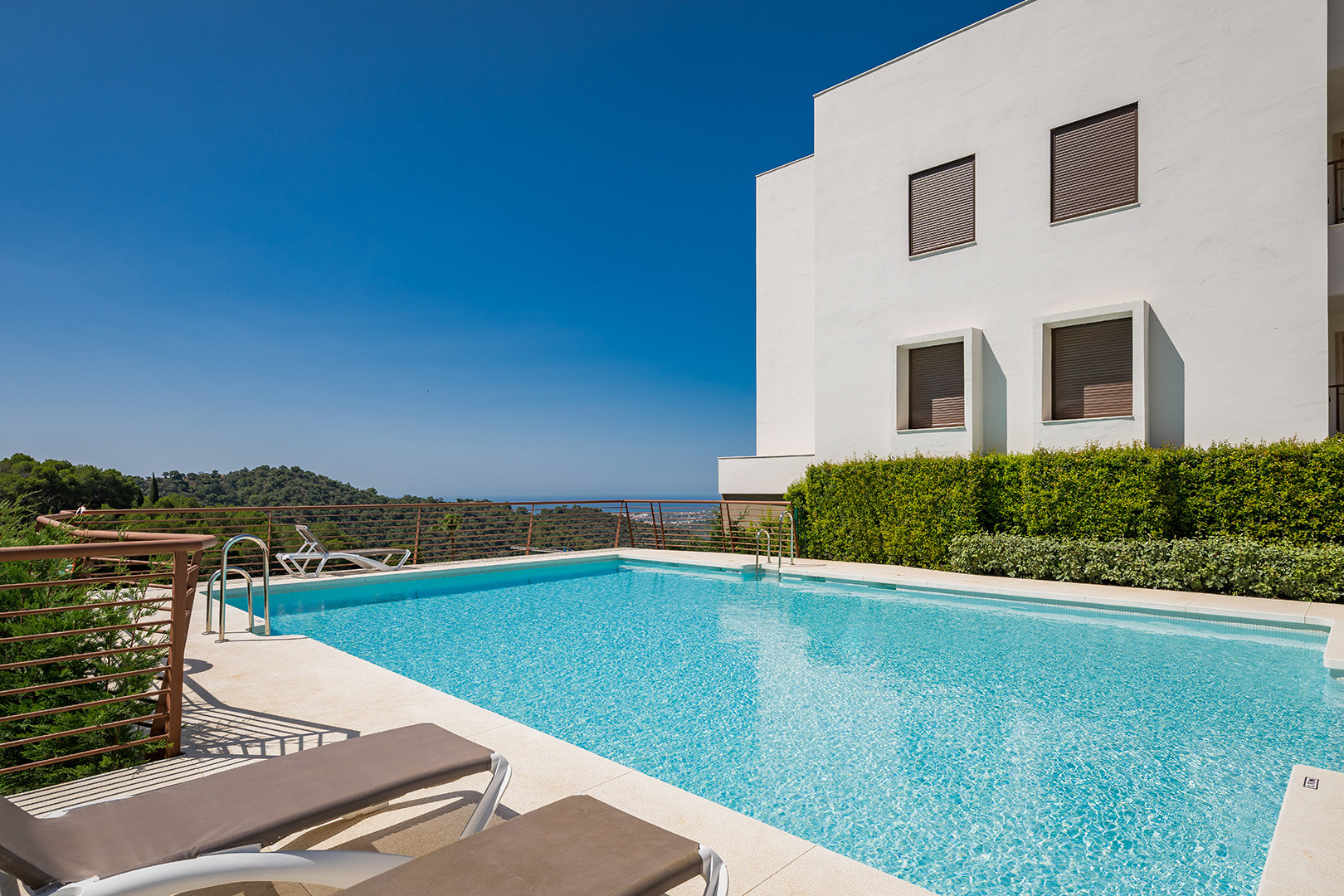 3 Bed, 2 Bath, ApartmentFor Sale, Istán, Malaga