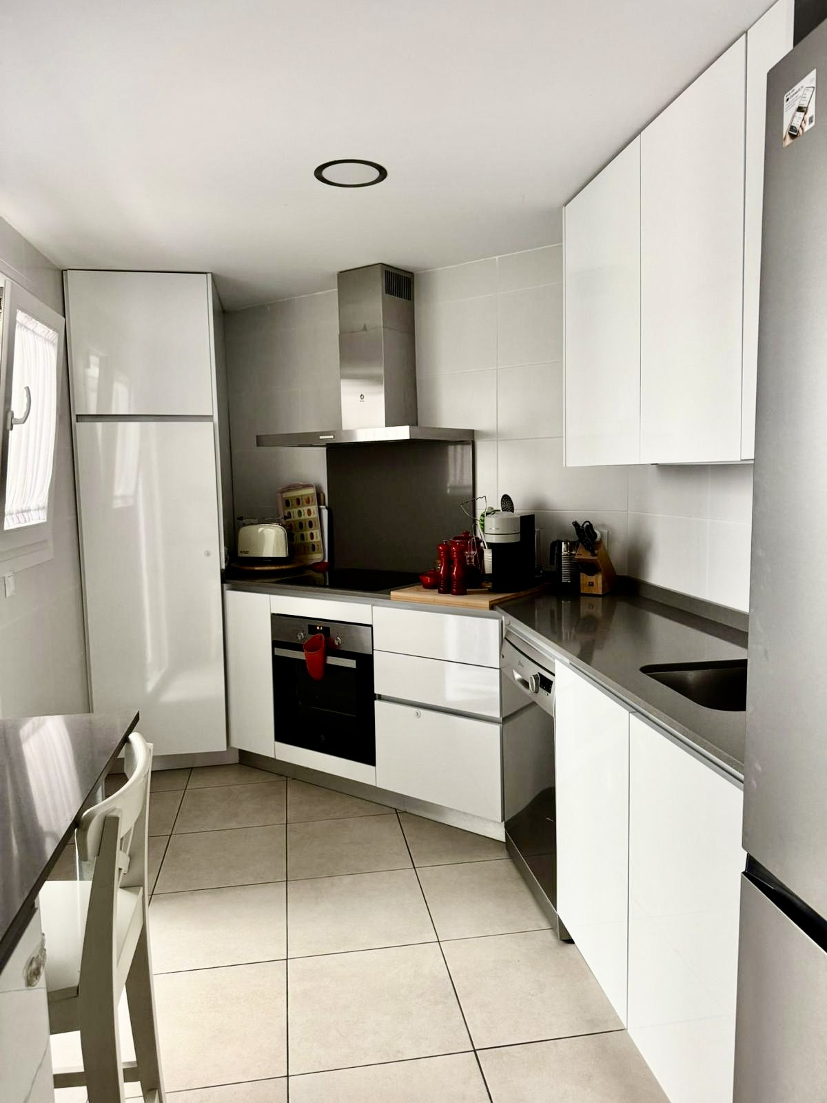 3 Bed, 2 Bath, ApartmentFor Sale, Marbella, Malaga