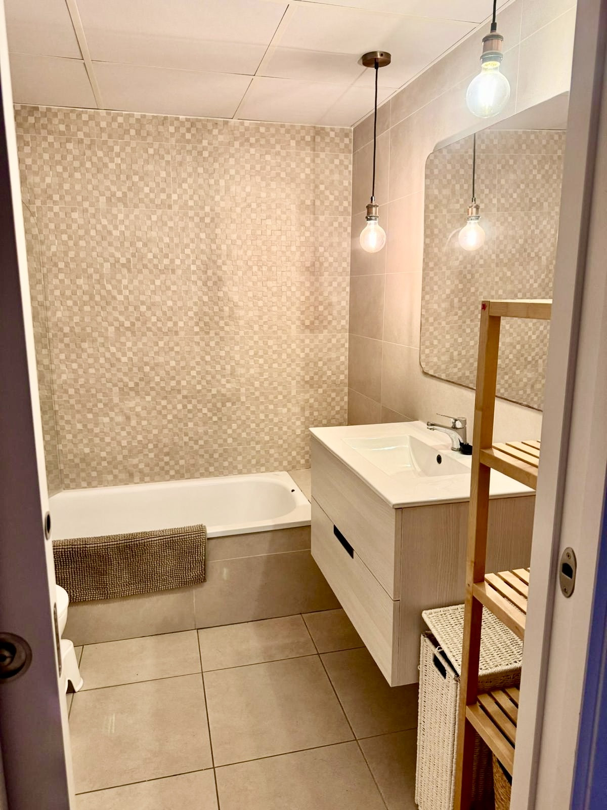 3 Bed, 2 Bath, ApartmentFor Sale, Marbella, Malaga