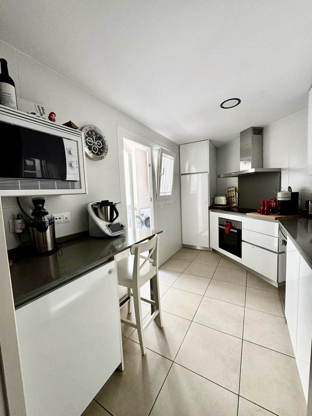 3 Bed, 2 Bath, ApartmentFor Sale, Marbella, Malaga
