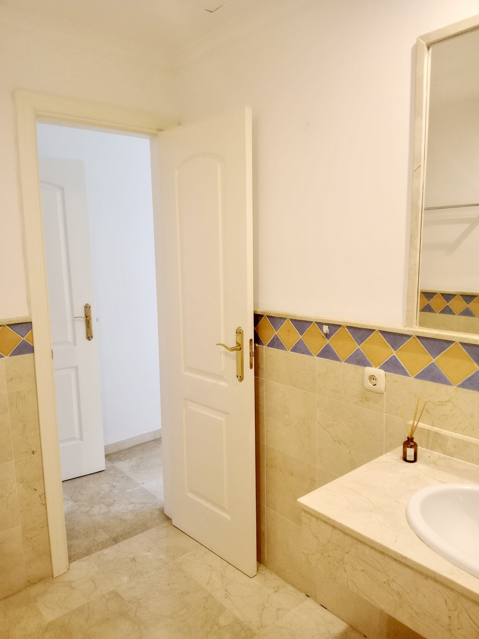 2 Bed, 2 Bath, ApartmentFor Sale, Marbella, Malaga