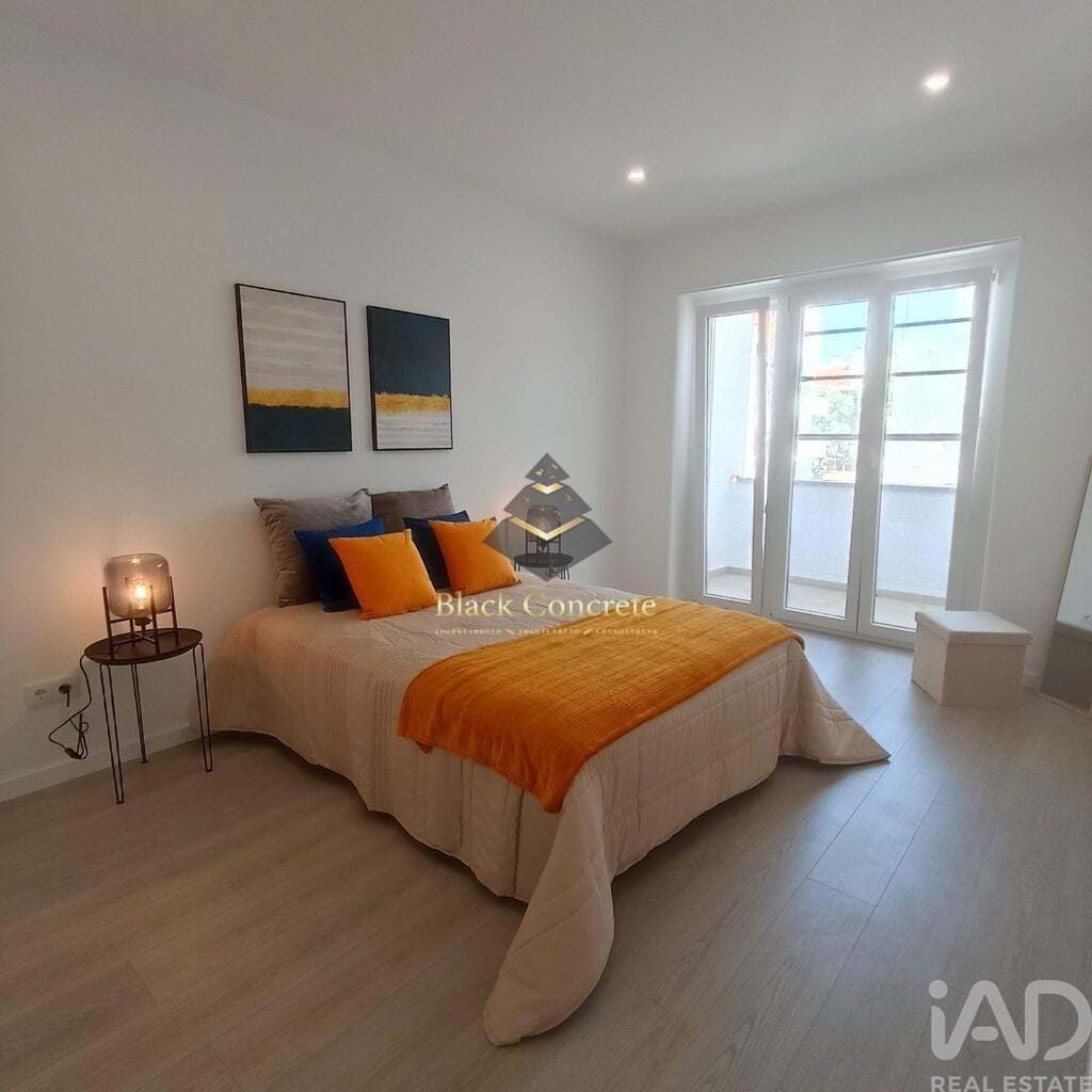 3 Bed, 2 Bath, ApartmentFor Sale, Lisboa, Lisboa, 1500-240