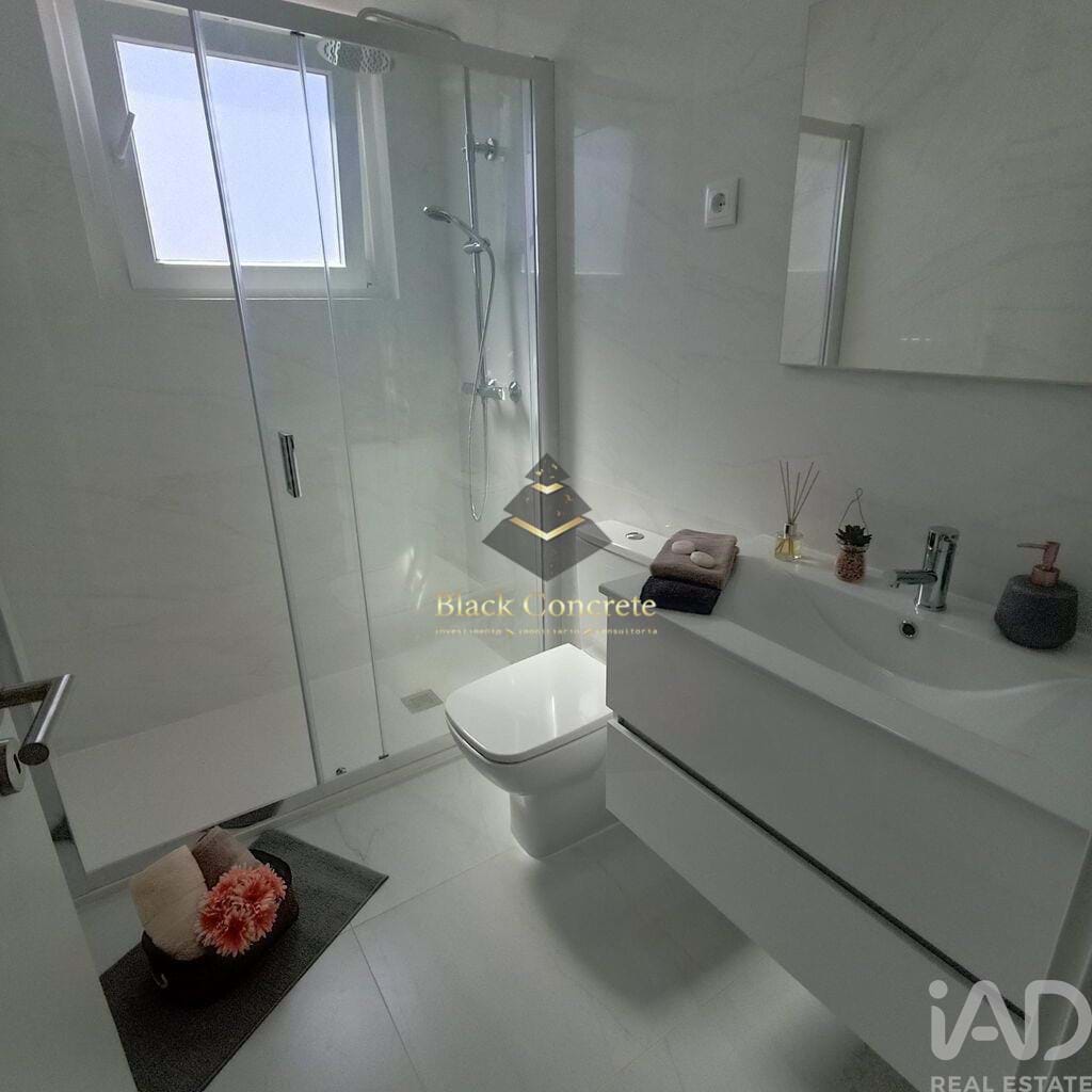 3 Bed, 2 Bath, ApartmentFor Sale, Lisboa, Lisboa, 1500-240