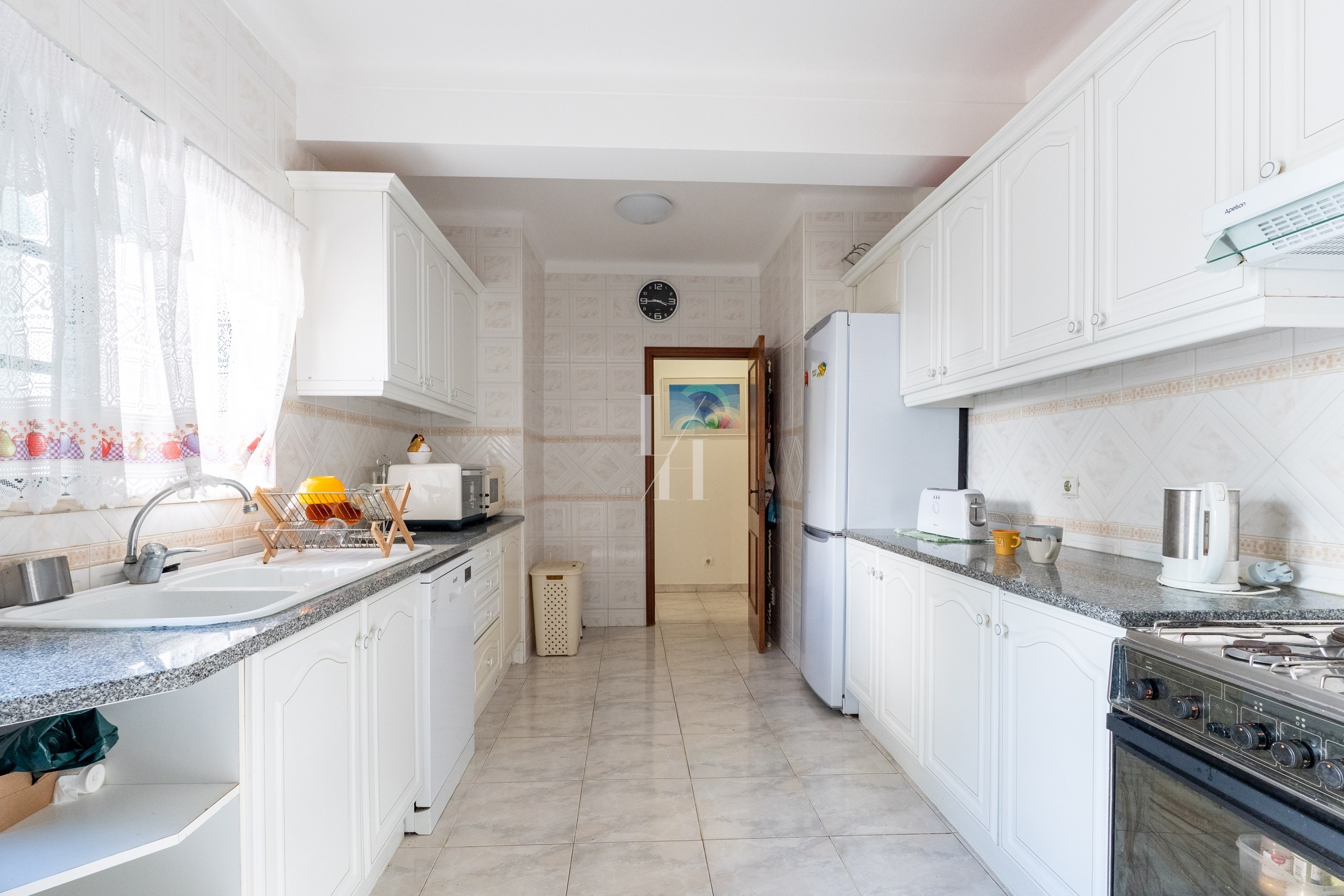 3 Bed, 2 Bath, ApartmentFor Sale, Albufeira, Faro, 8200-378