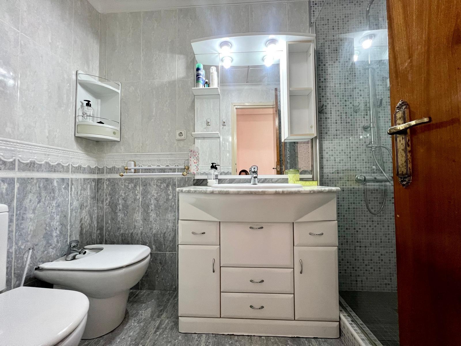 3 Bed, 1 Bath, ApartmentFor Sale, Torrevieja, Alicante