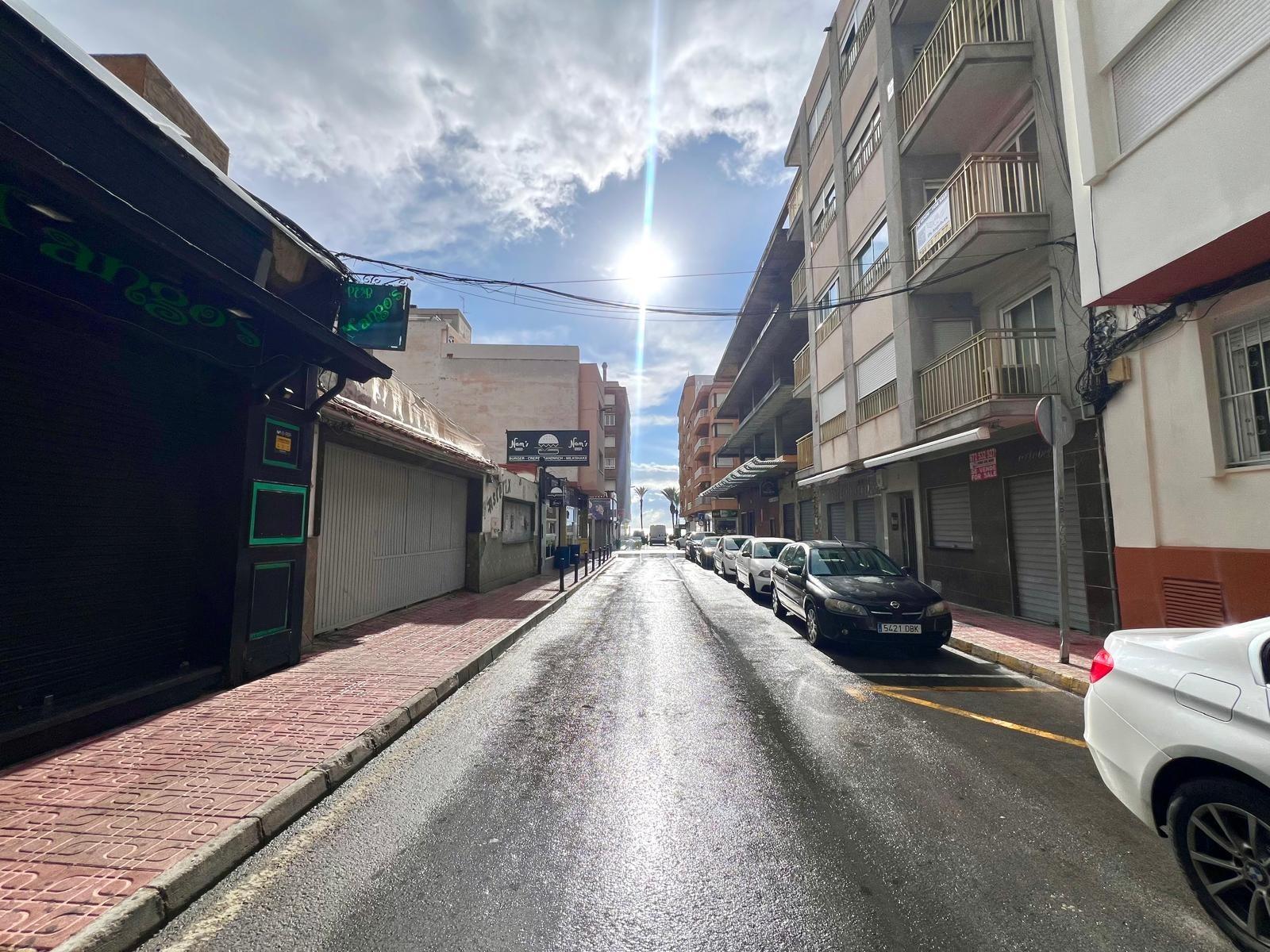 3 Bed, 1 Bath, ApartmentFor Sale, Torrevieja, Alicante