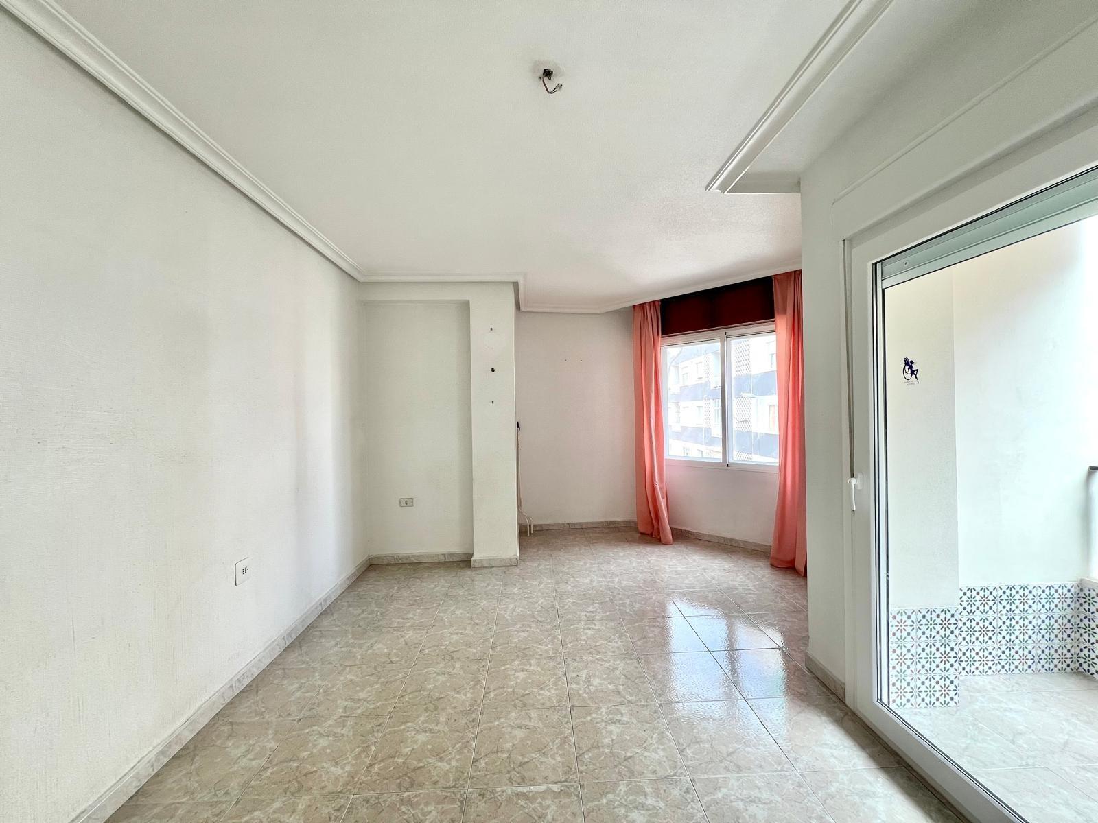 3 Bed, 1 Bath, ApartmentFor Sale, Torrevieja, Alicante