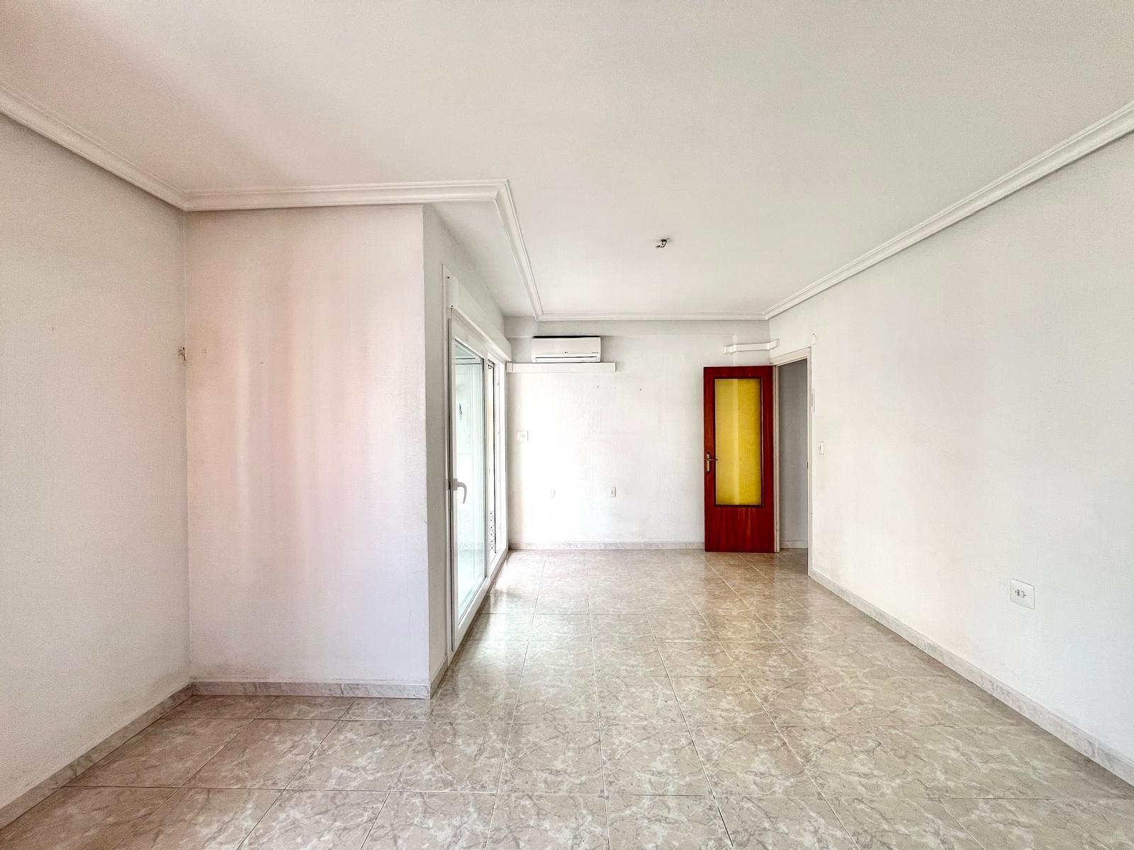 3 Bed, 1 Bath, ApartmentFor Sale, Torrevieja, Alicante