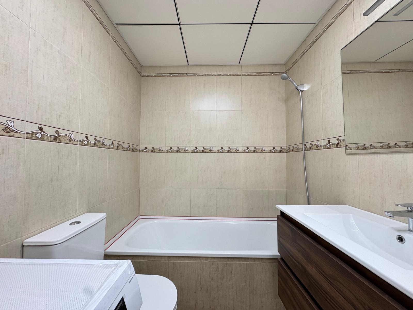 3 Bed, 2 Bath, ApartmentFor Sale, Torrevieja, Alicante