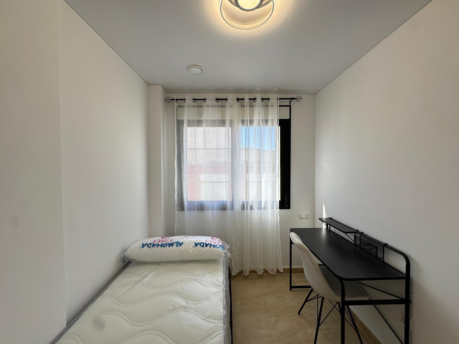 3 Bed, 2 Bath, ApartmentFor Sale, Torrevieja, Alicante