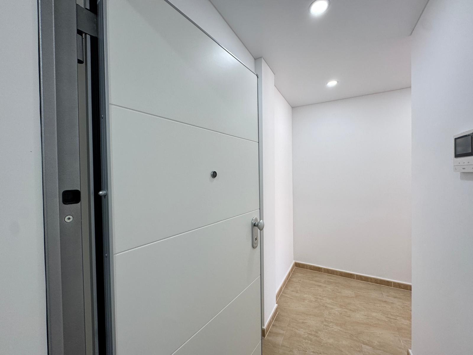 3 Bed, 2 Bath, ApartmentFor Sale, Torrevieja, Alicante