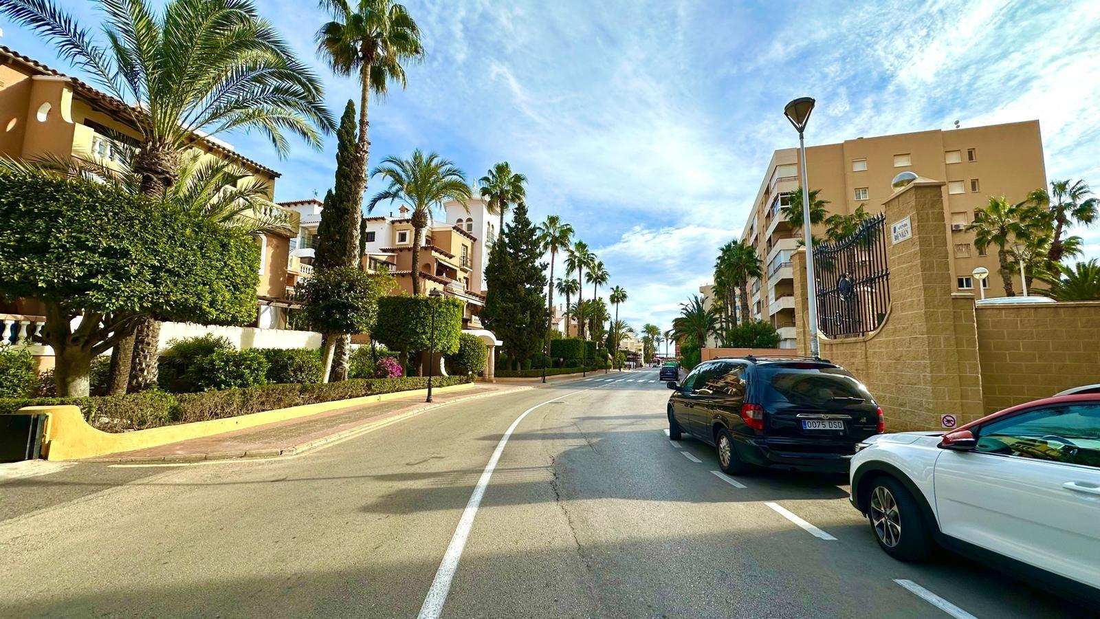 3 Bed, 2 Bath, ApartmentFor Sale, Torrevieja, Alicante