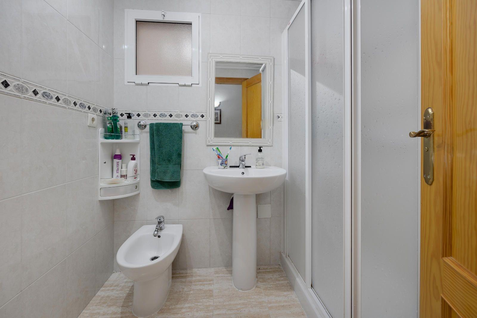 3 Bed, 1 Bath, ApartmentFor Sale, Torrevieja, Alicante