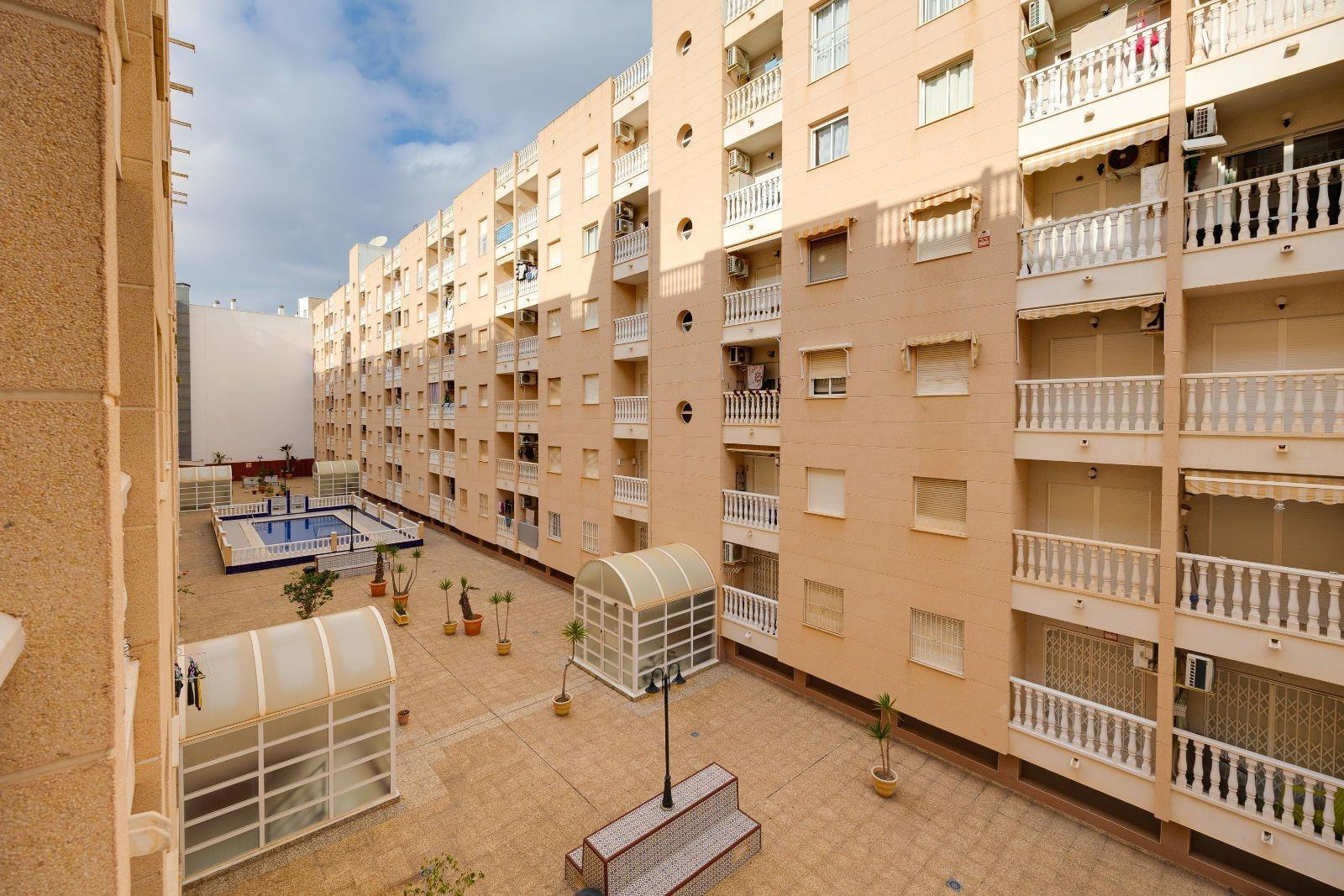 3 Bed, 1 Bath, ApartmentFor Sale, Torrevieja, Alicante