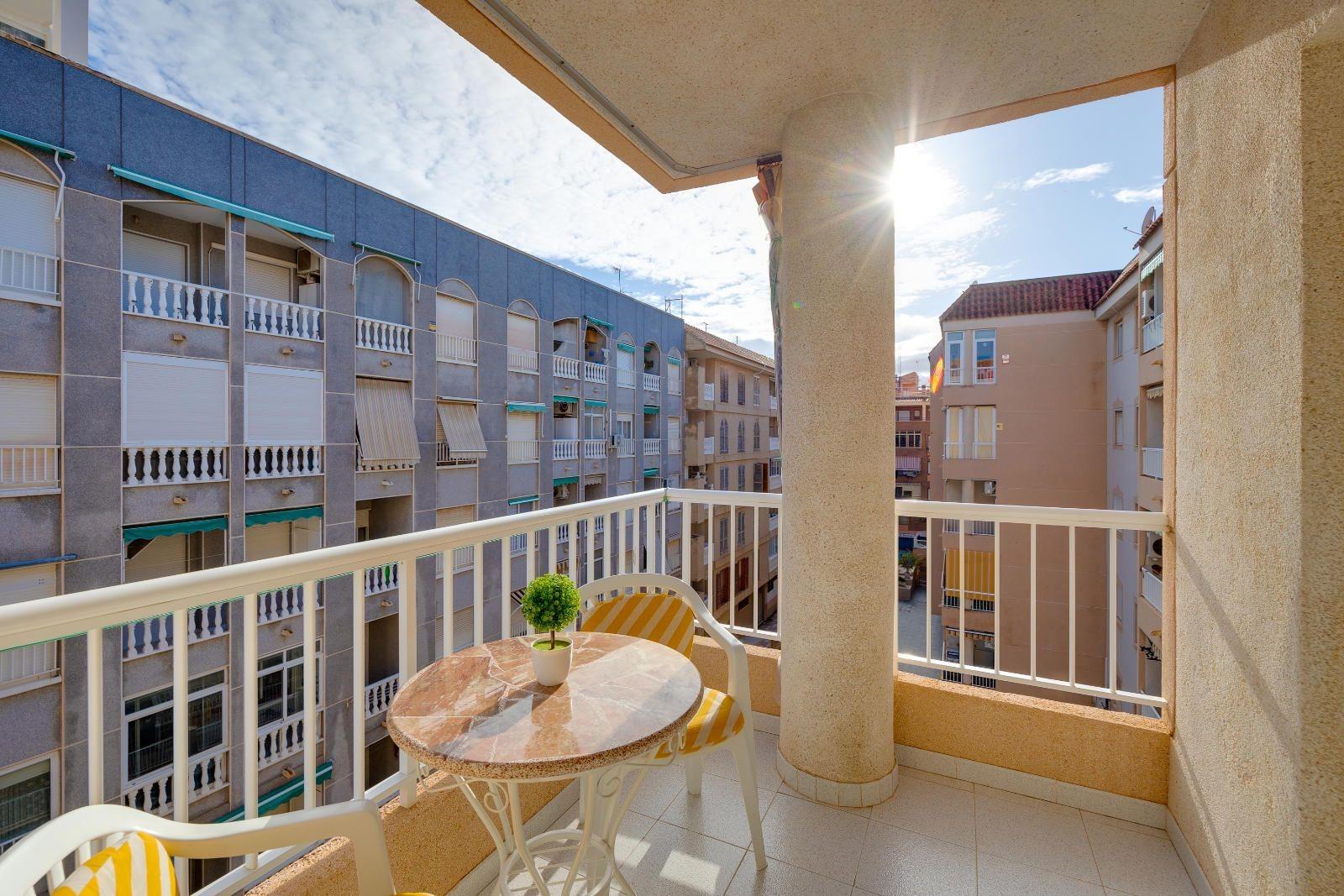 2 Bed, 1 Bath, ApartmentFor Sale, Torrevieja, Alicante
