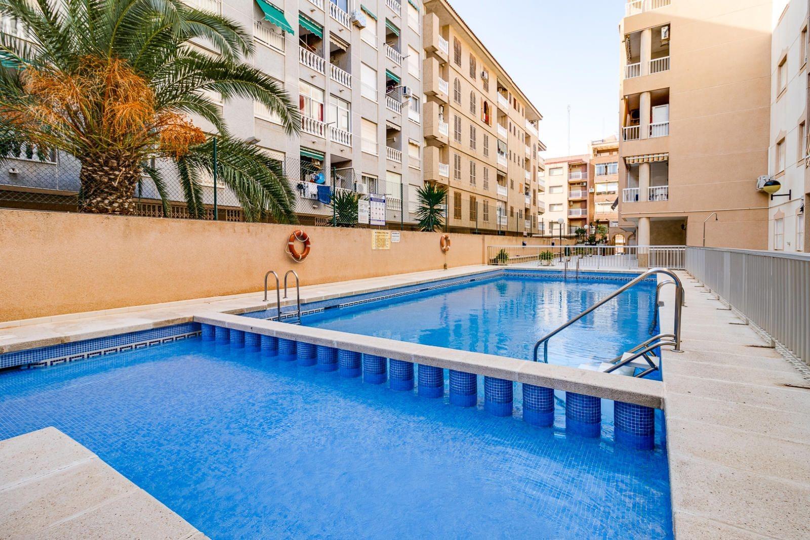 2 Bed, 1 Bath, ApartmentFor Sale, Torrevieja, Alicante