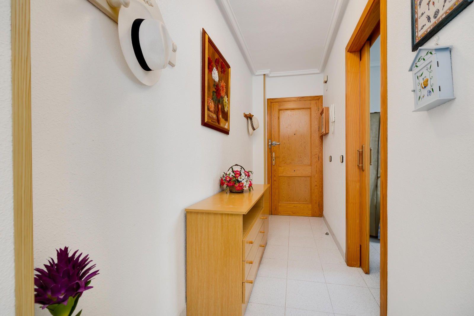 2 Bed, 1 Bath, ApartmentFor Sale, Torrevieja, Alicante