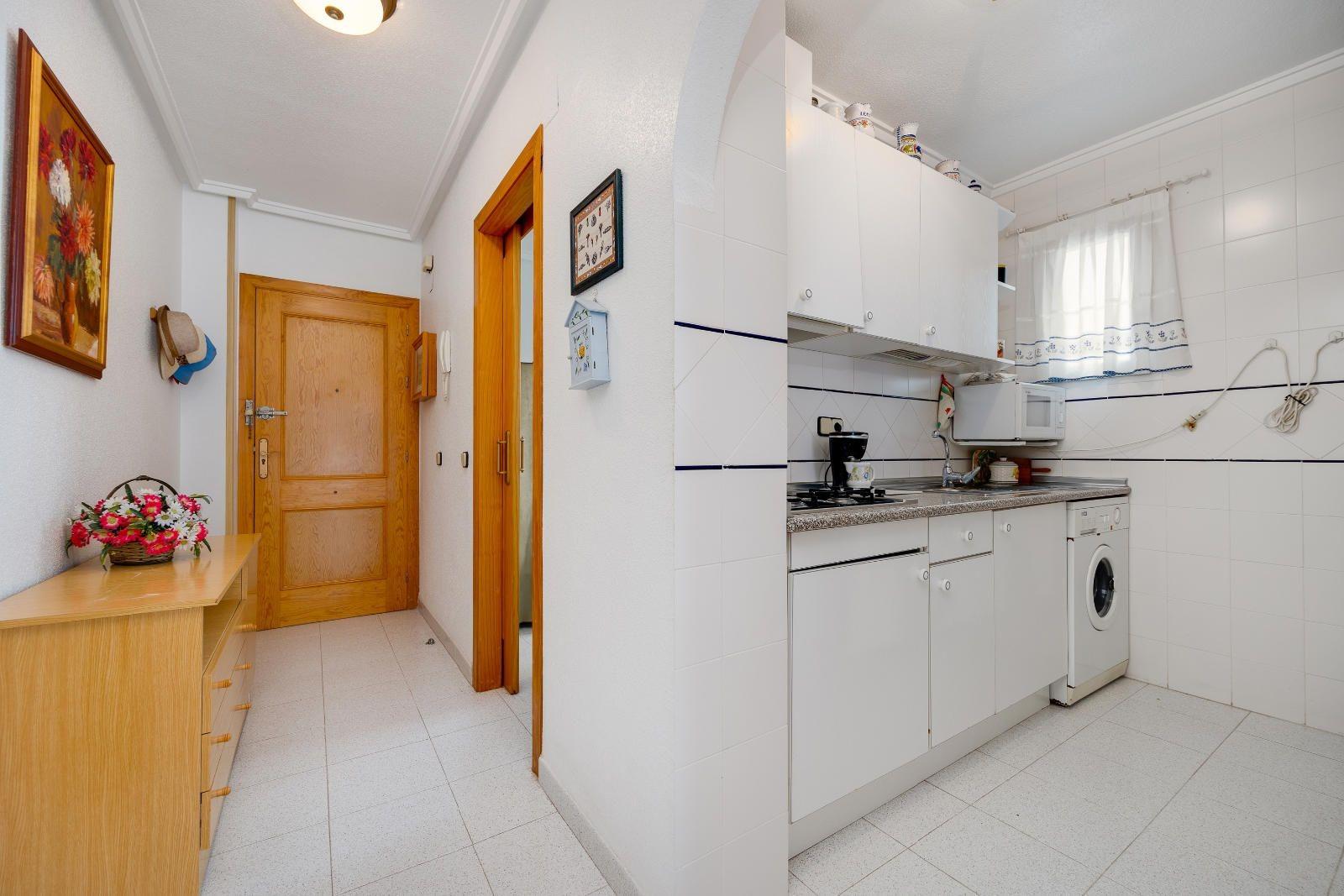 2 Bed, 1 Bath, ApartmentFor Sale, Torrevieja, Alicante