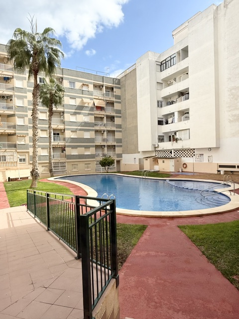 2 Bed, 1 Bath, ApartmentFor Sale, Torrevieja, Alicante
