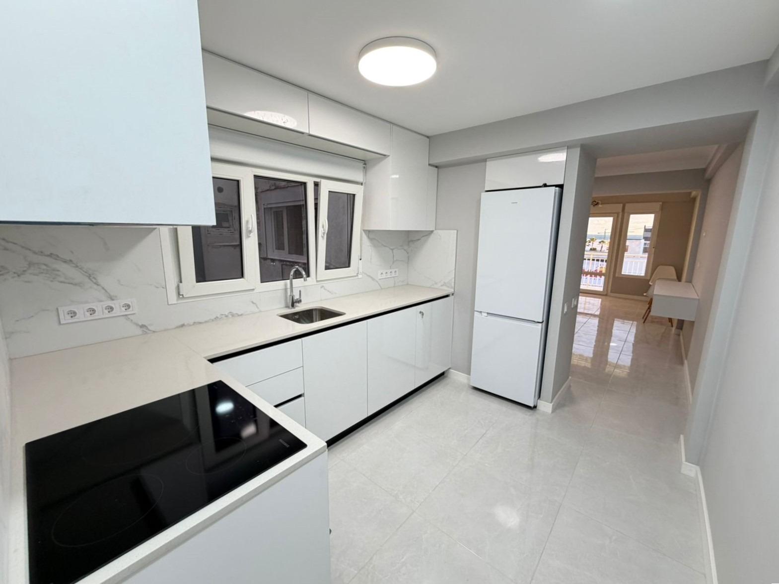 3 Bed, 2 Bath, ApartmentFor Sale, Torrevieja, Alicante