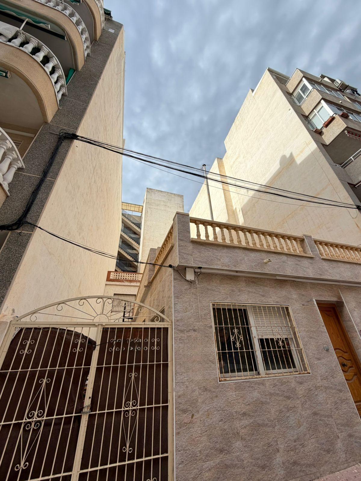 3 Bed, 1 Bath, HouseFor Sale, Torrevieja, Alicante