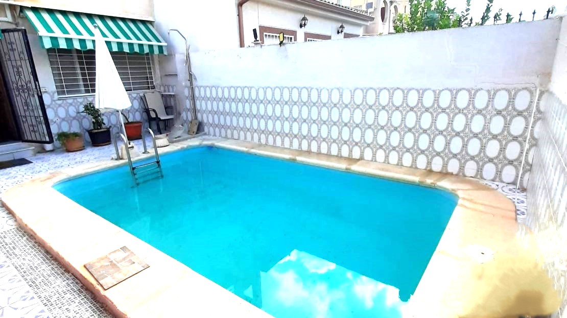 4 Bed, 2 Bath, HouseFor Sale, Torrevieja, Alicante