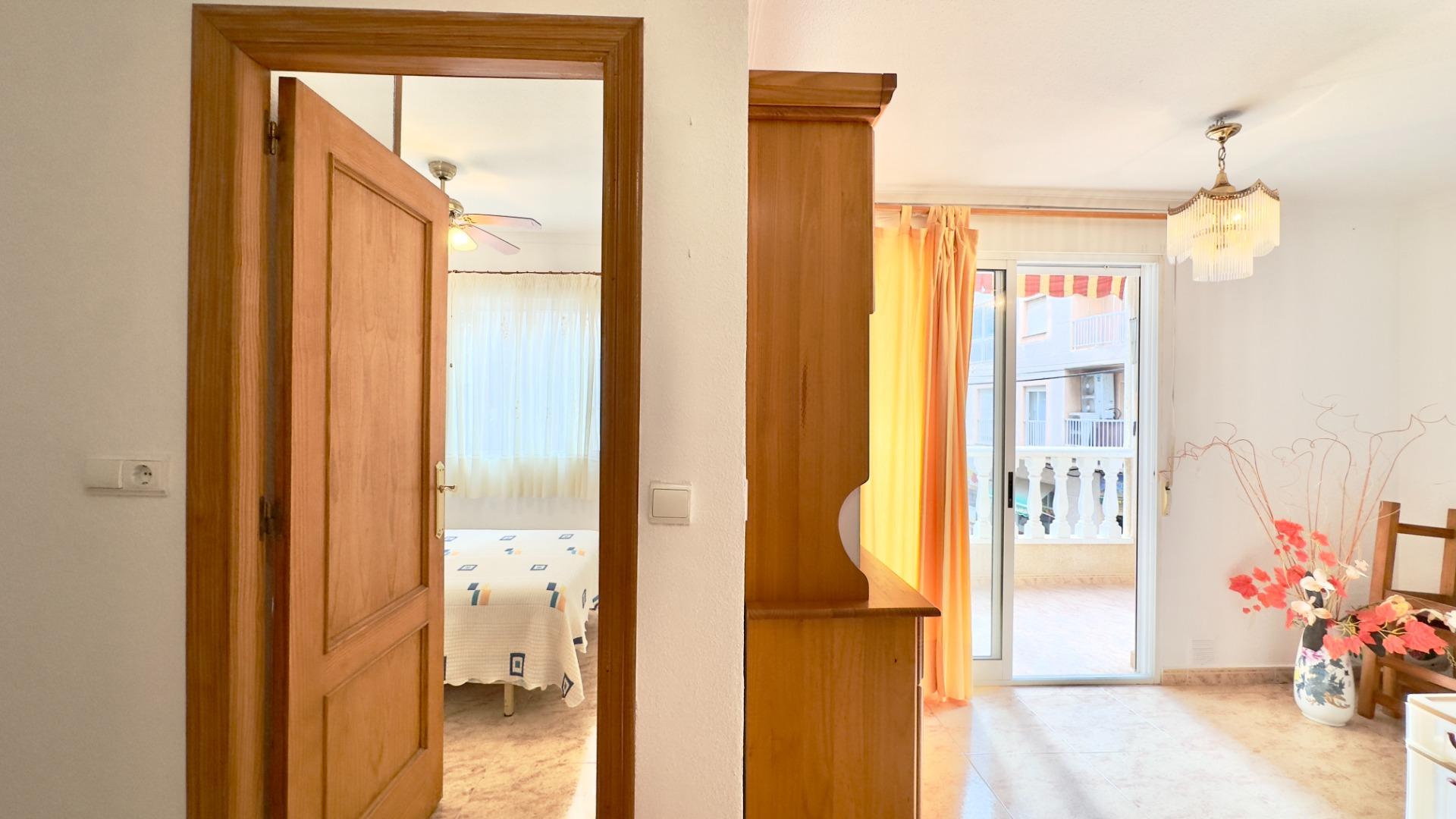 2 Bed, 1 Bath, ApartmentFor Sale, Torrevieja, Alicante