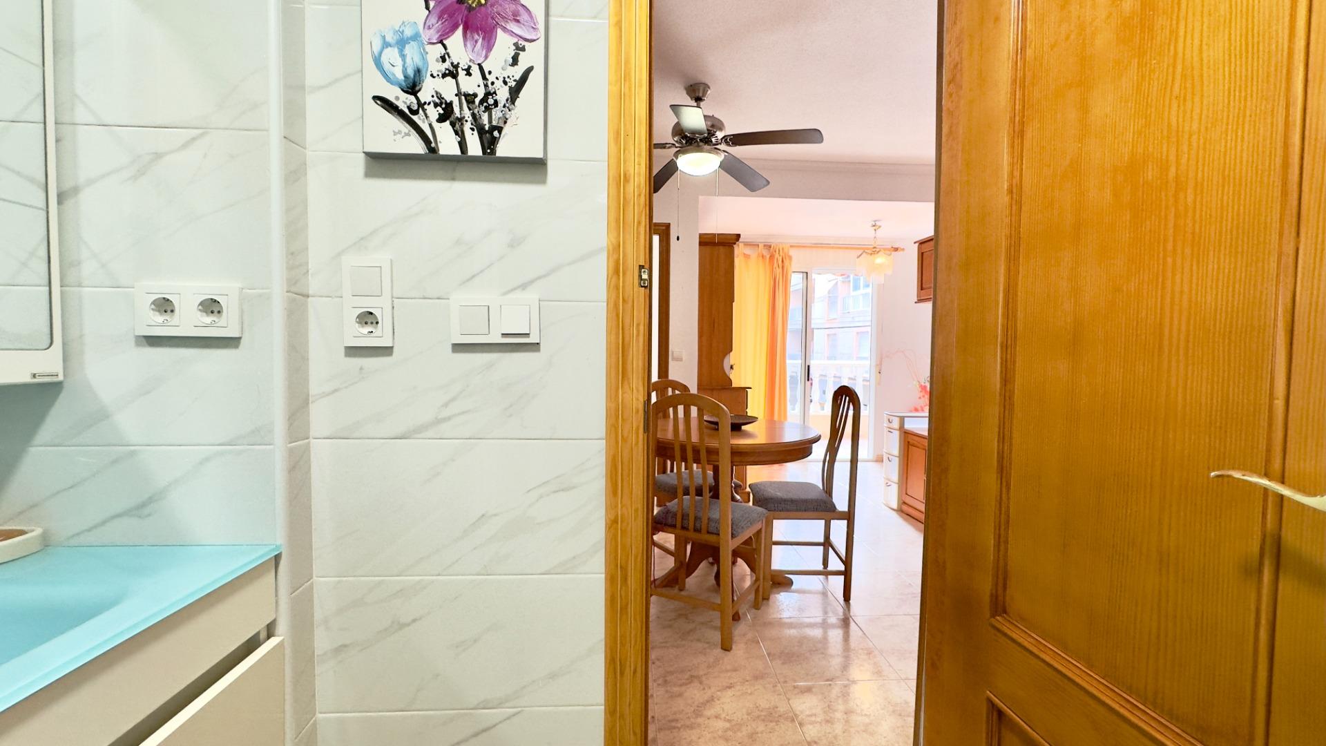 2 Bed, 1 Bath, ApartmentFor Sale, Torrevieja, Alicante