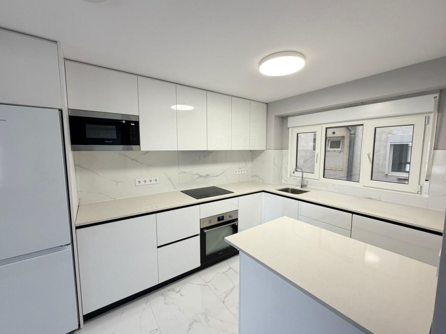 3 Bed, 2 Bath, ApartmentFor Sale, Torrevieja, Alicante